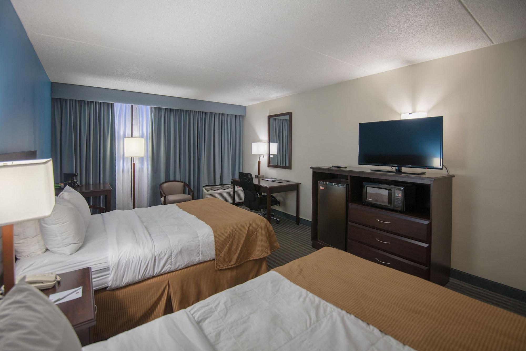 Ramada By Wyndham Cedar Rapids Otel Dış mekan fotoğraf
