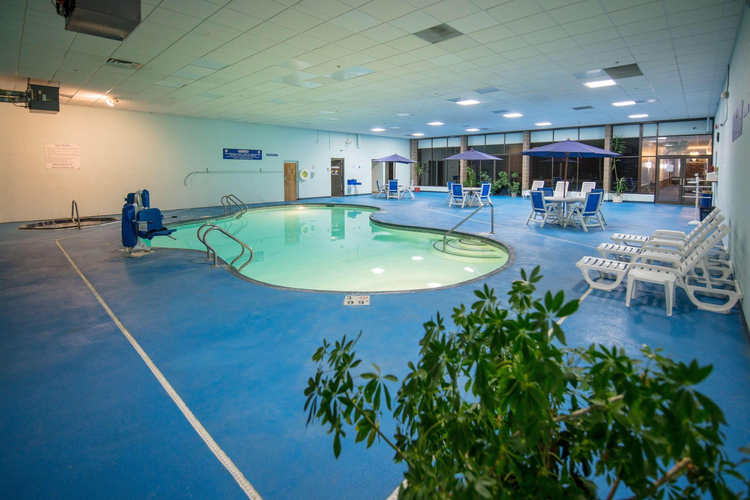 Ramada By Wyndham Cedar Rapids Otel Dış mekan fotoğraf