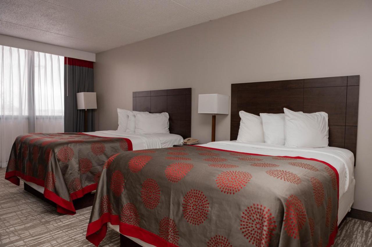 Ramada By Wyndham Cedar Rapids Otel Dış mekan fotoğraf