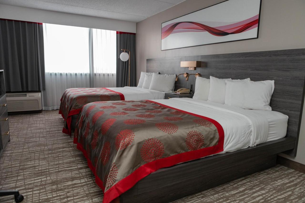 Ramada By Wyndham Cedar Rapids Otel Dış mekan fotoğraf