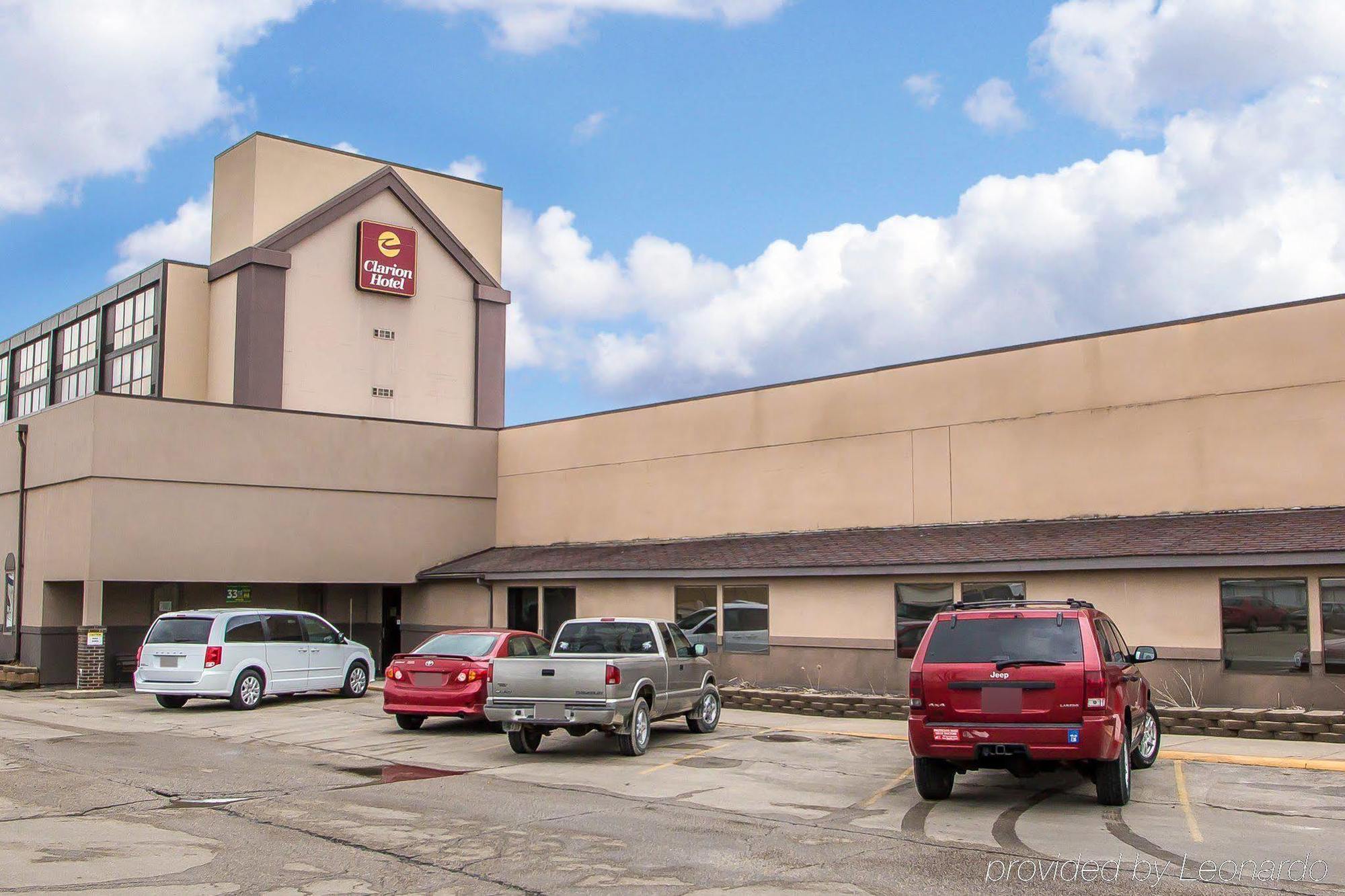 Ramada By Wyndham Cedar Rapids Otel Dış mekan fotoğraf