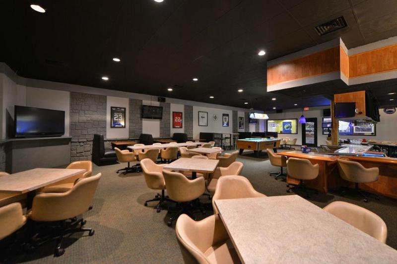 Ramada By Wyndham Cedar Rapids Otel Dış mekan fotoğraf